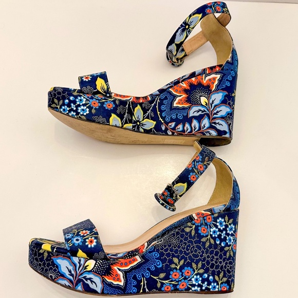 j.Crew fabric wrapped Batik Floral light weight Wedges navy women's shoes - Picture 4 of 10